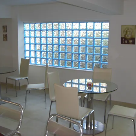 Hotel de apartamente Cosmos 3*
