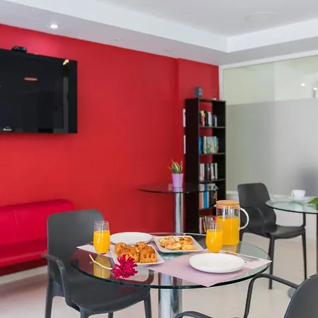 Aparthotel Cosmos 3*