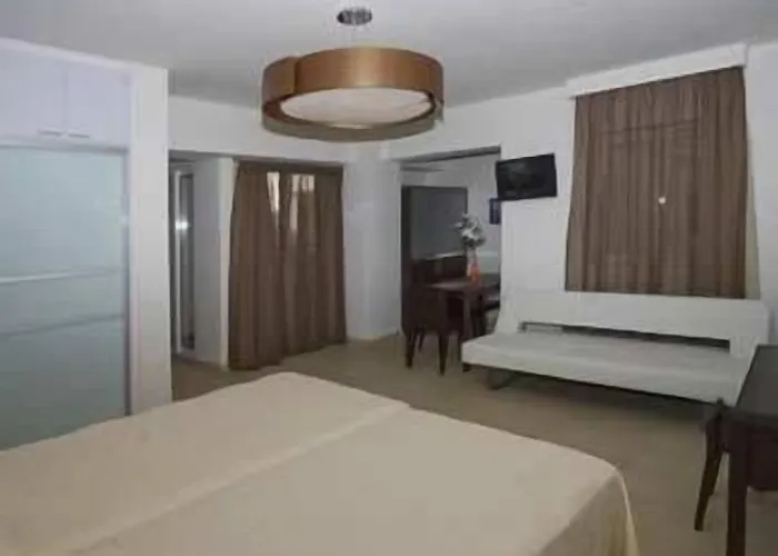 Cosmos Apartmanhotel 3*
